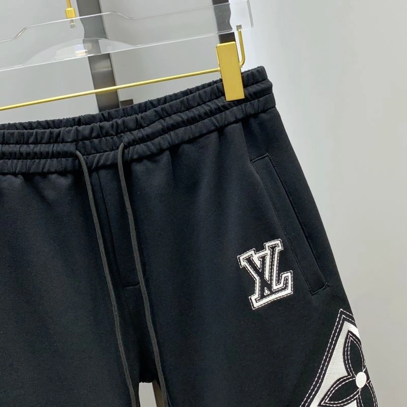 Louis Vuitton Short Pants Sleek 136401