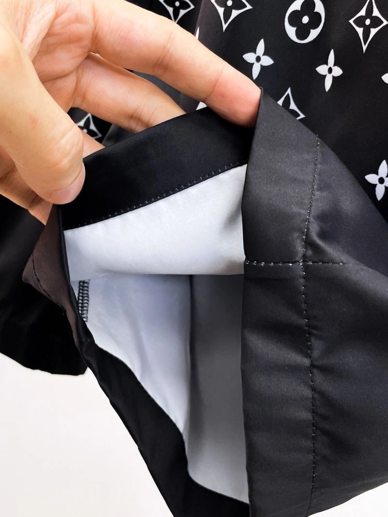 Louis Vuitton Short Pants Compact 136384