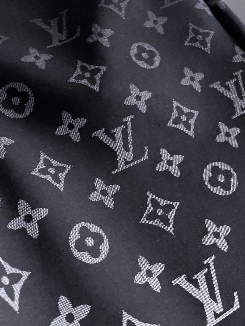 Louis Vuitton Short Pants WeatherProof 136385