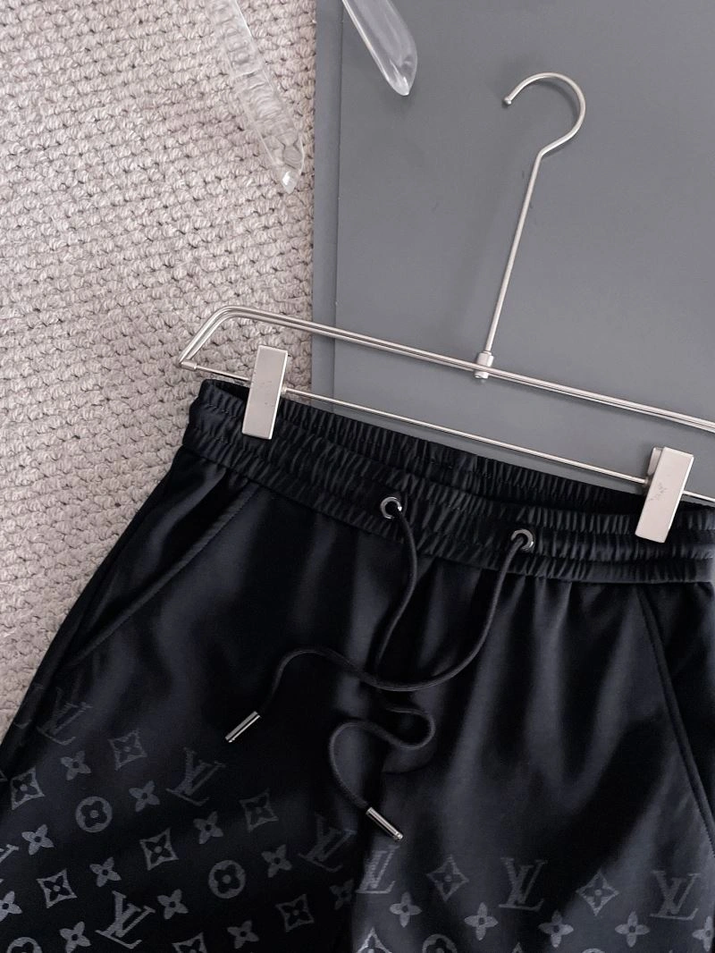 Louis Vuitton Short Pants WeatherProof 136385