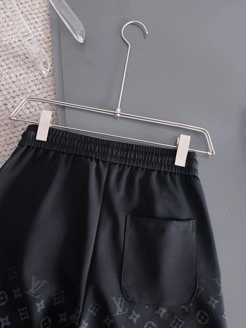Louis Vuitton Short Pants WeatherProof 136385
