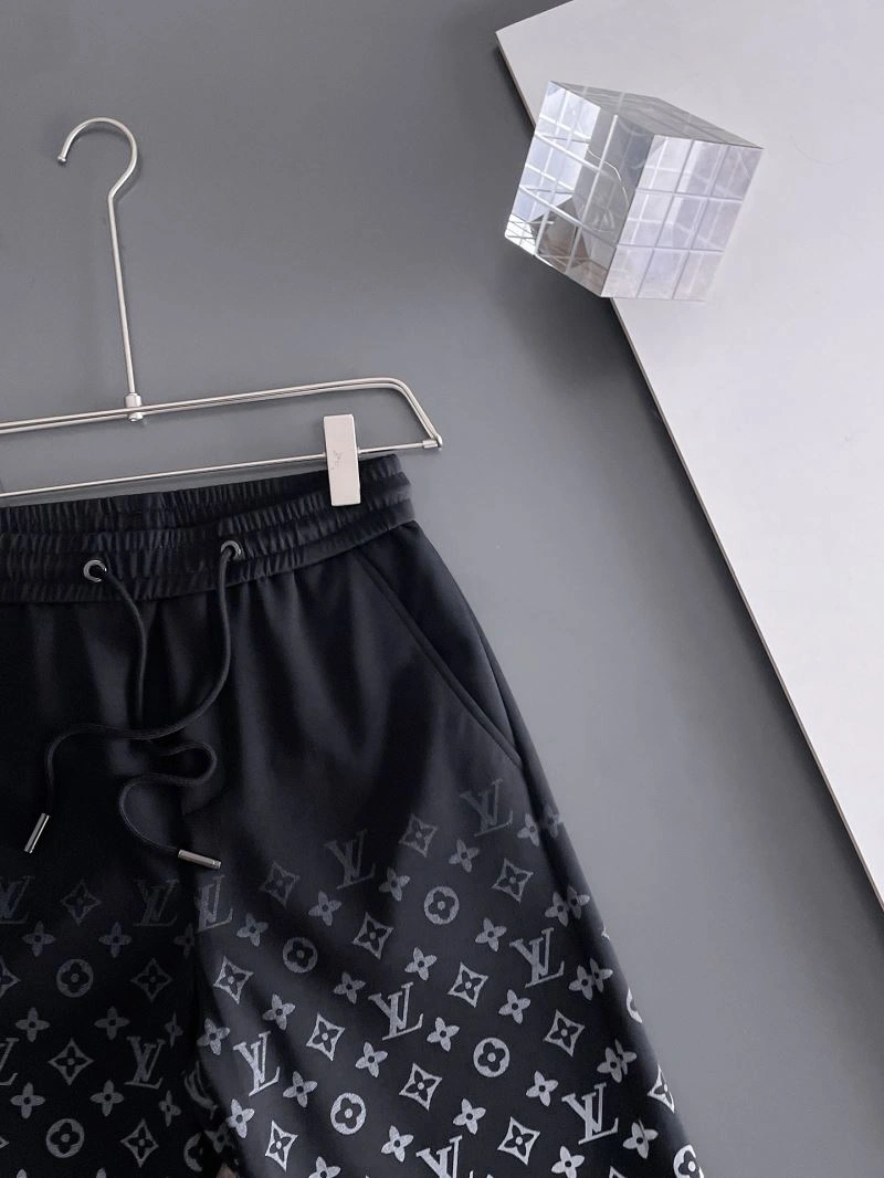 Louis Vuitton Short Pants WeatherProof 136385