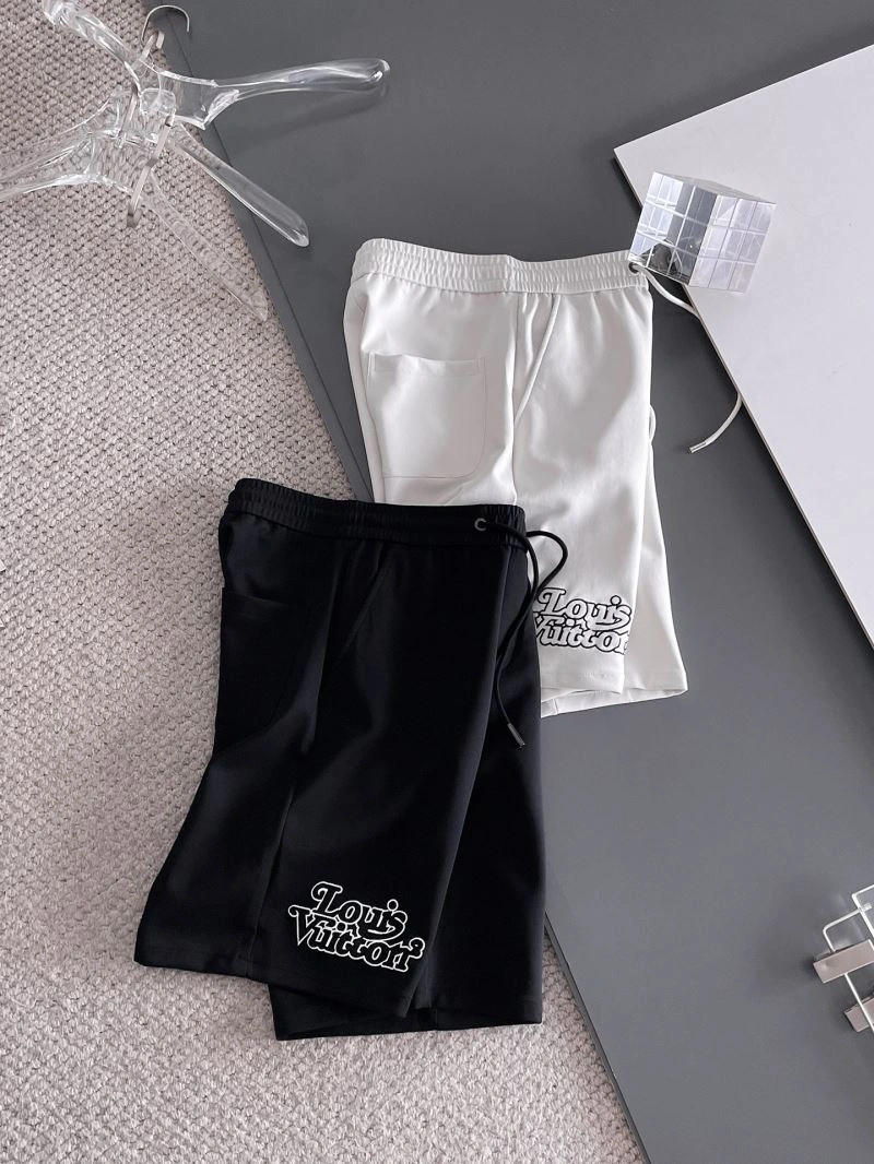 Bold Louis Vuitton Short Pants 136388