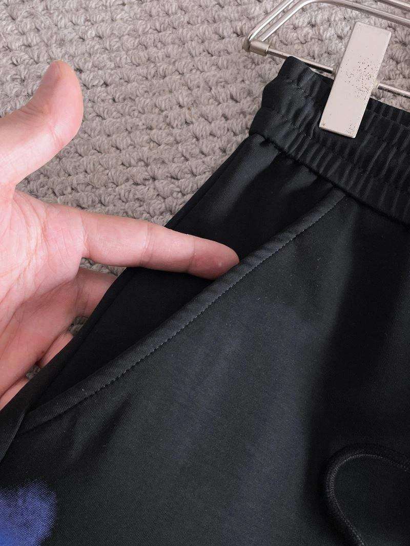 Minimalist Louis Vuitton Short Pants 136392