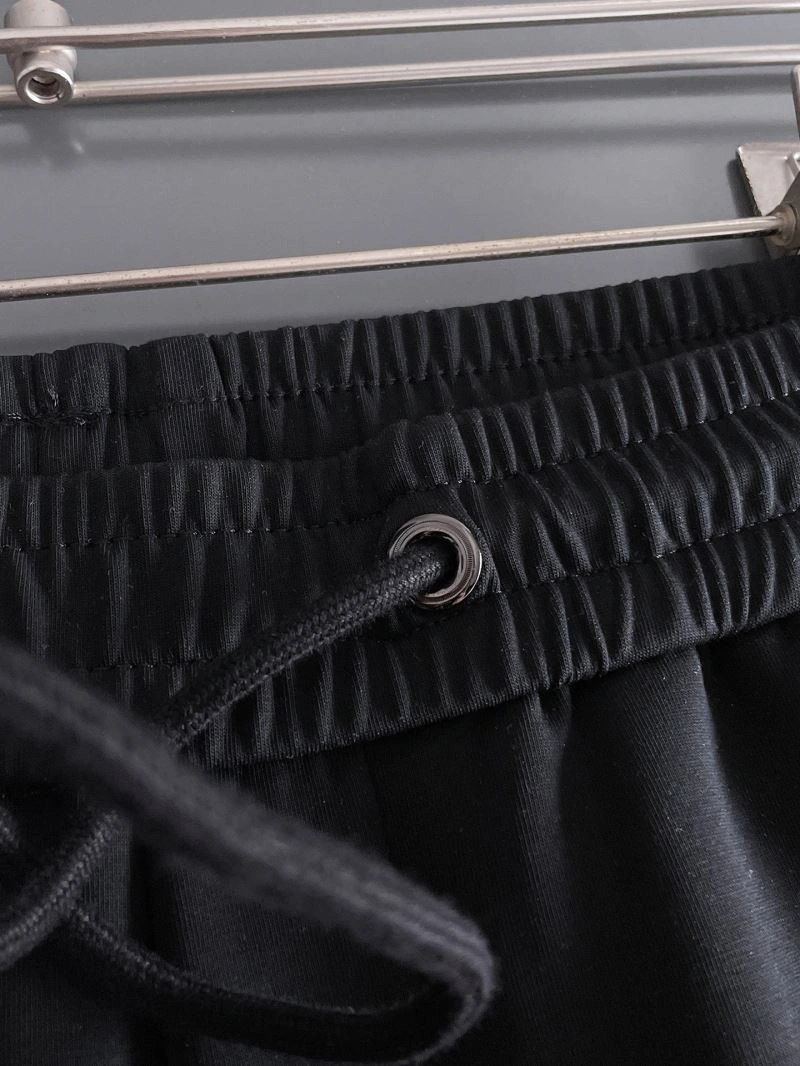 Minimalist Louis Vuitton Short Pants 136392