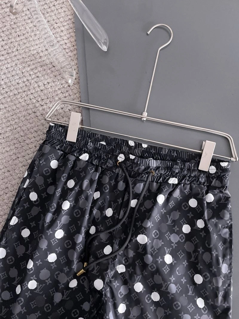 Louis Vuitton Short Pants Durable 136390