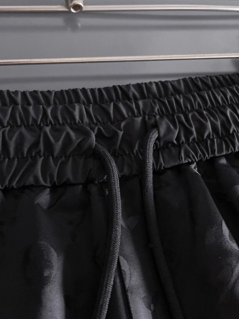 Sporty Louis Vuitton Short Pants 136396