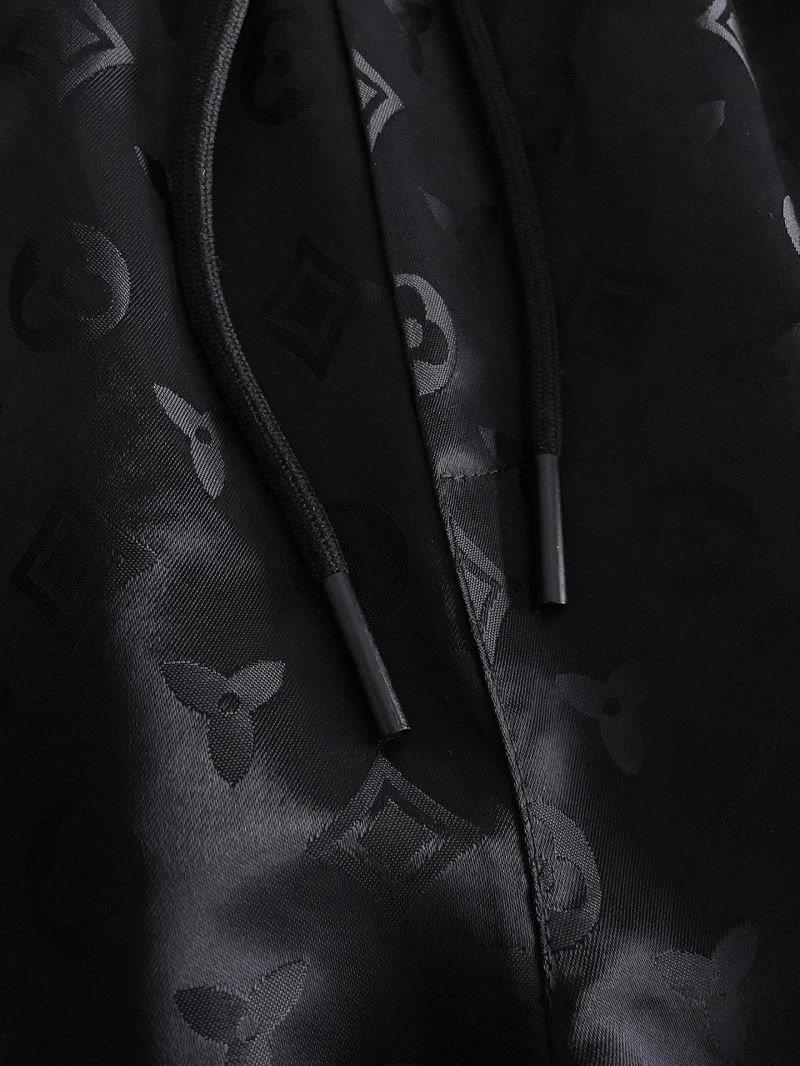 Sporty Louis Vuitton Short Pants 136396