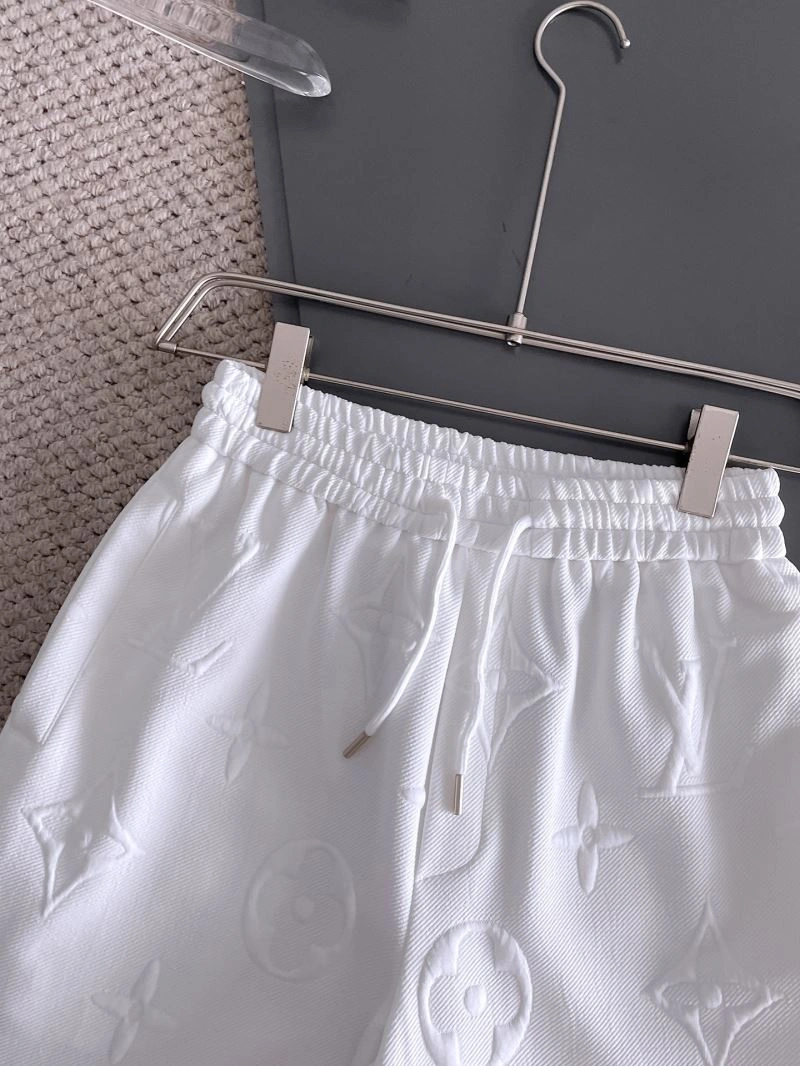 NewStyle Louis Vuitton Short Pants 136399