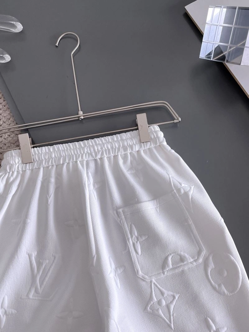 NewStyle Louis Vuitton Short Pants 136399