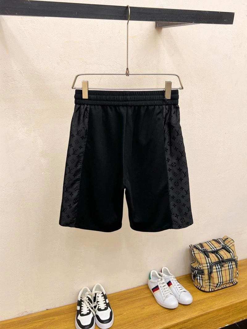Louis Vuitton Short Pants Sporty 136380