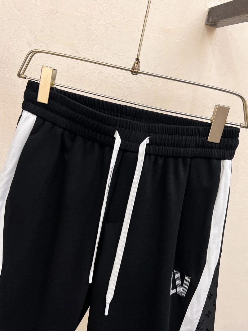 Louis Vuitton Short Pants Sporty 136380