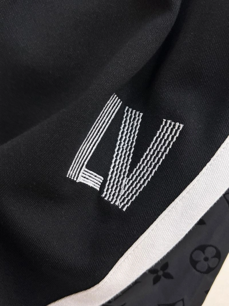 Louis Vuitton Short Pants Sporty 136380