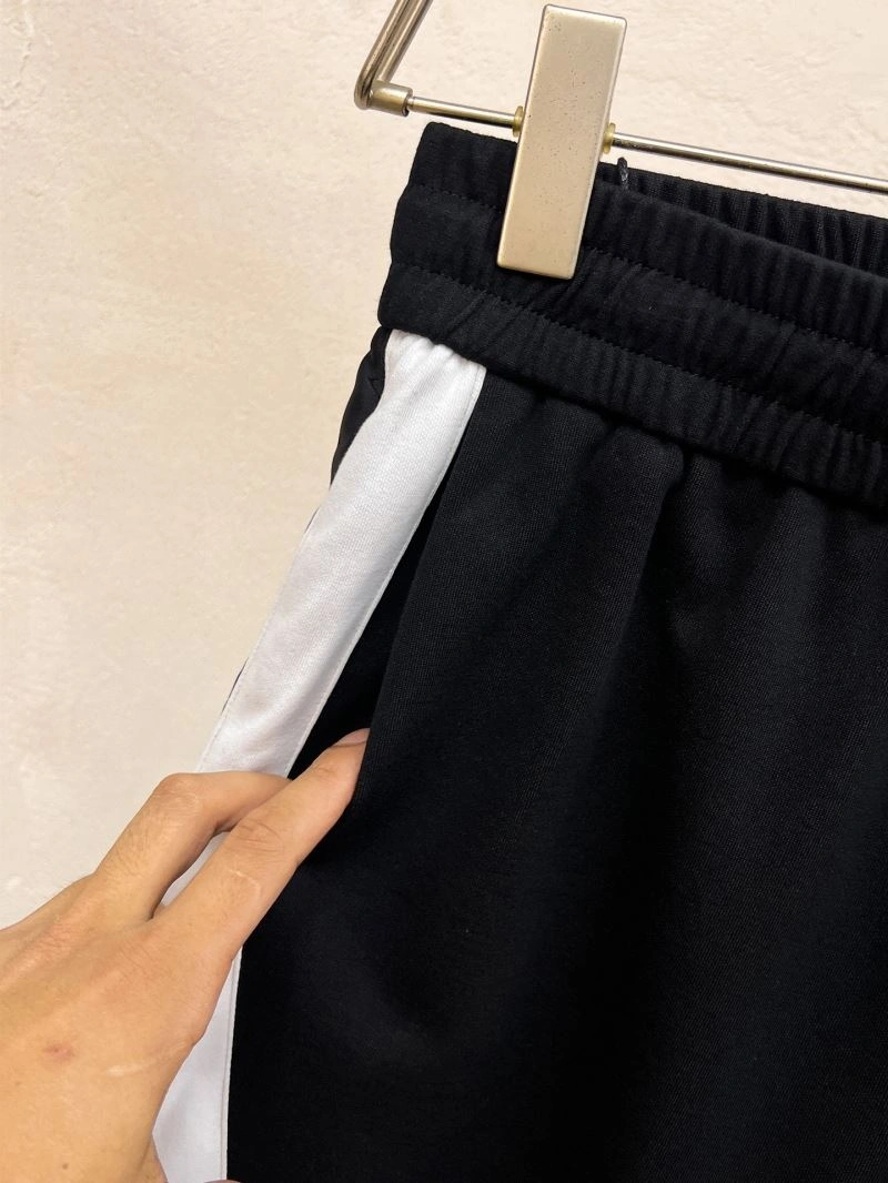 Louis Vuitton Short Pants Sporty 136380