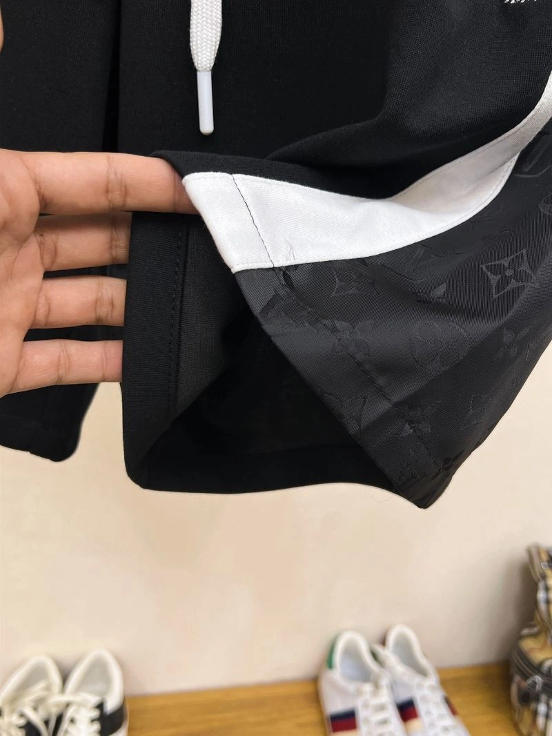 Louis Vuitton Short Pants Sporty 136380