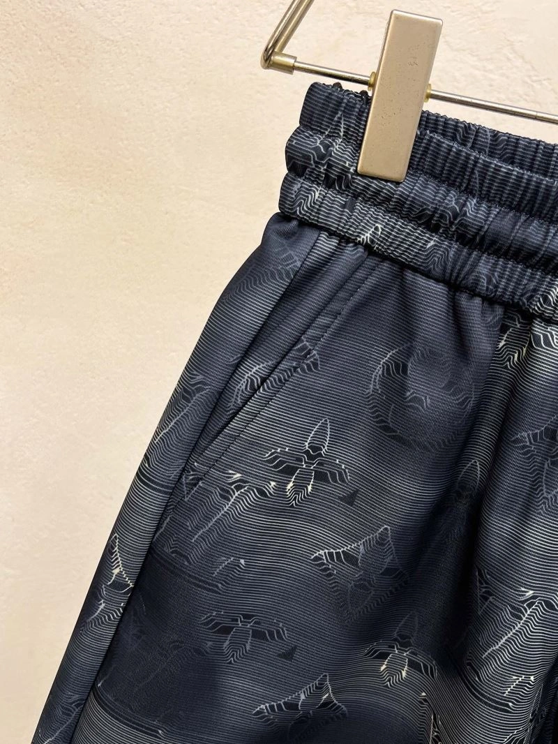 Functional Louis Vuitton Short Pants 136379
