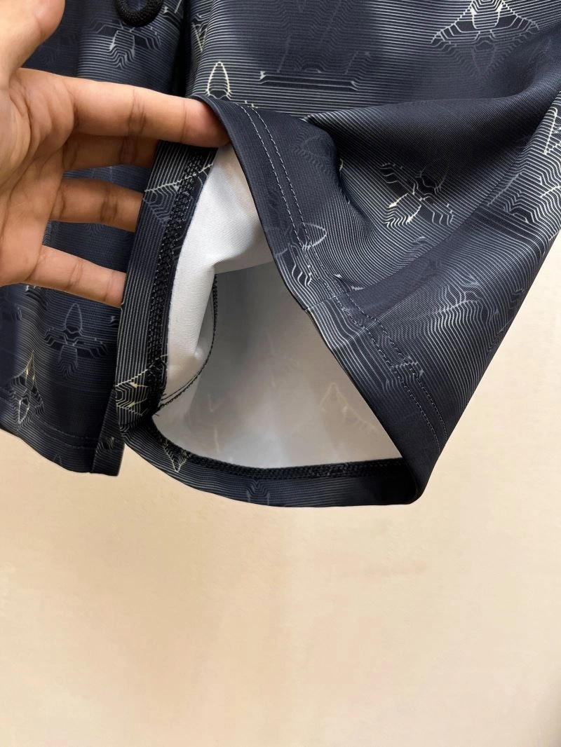 Functional Louis Vuitton Short Pants 136379