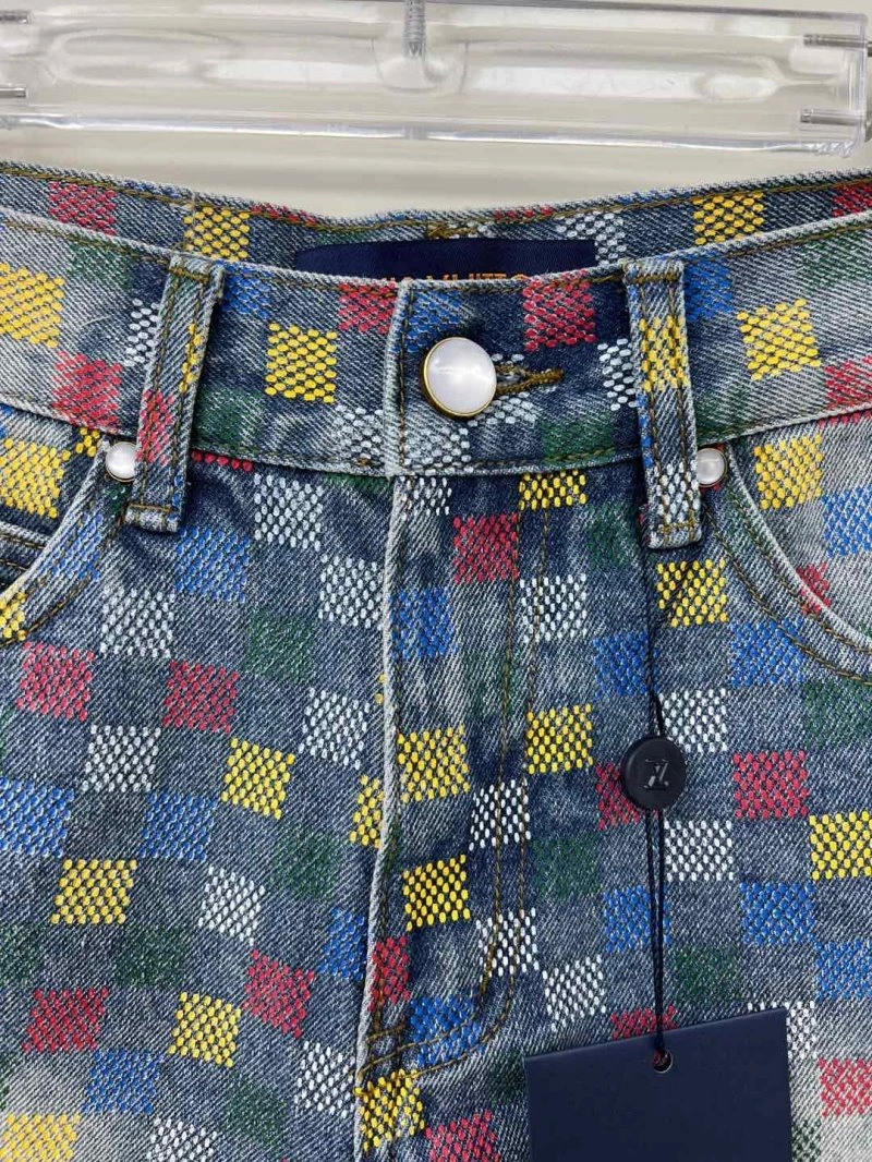 Seasonal Louis Vuitton Short Pants 131041