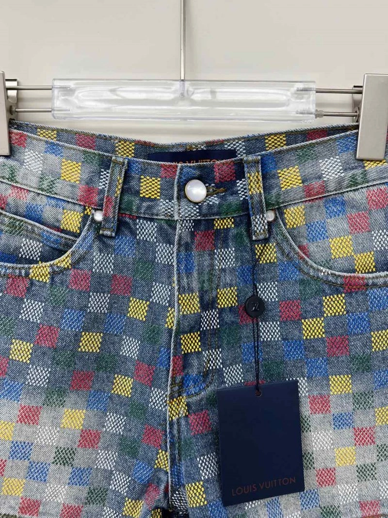 Seasonal Louis Vuitton Short Pants 131041