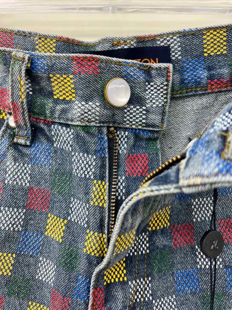 Seasonal Louis Vuitton Short Pants 131041