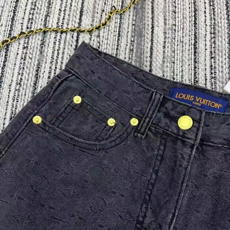 Classic Louis Vuitton Short Pants 131044