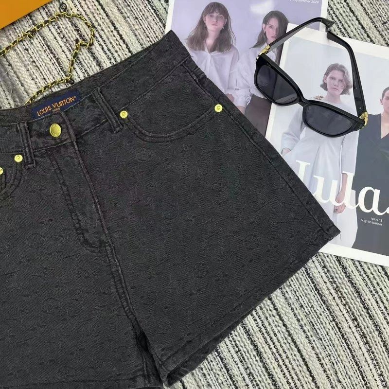 Classic Louis Vuitton Short Pants 131044