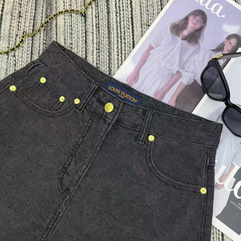 Classic Louis Vuitton Short Pants 131044