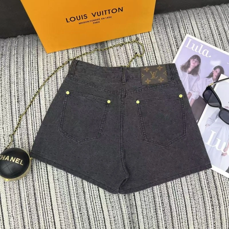 Classic Louis Vuitton Short Pants 131044
