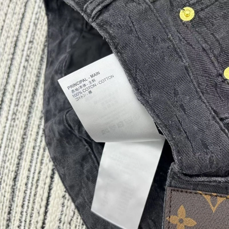 Classic Louis Vuitton Short Pants 131044