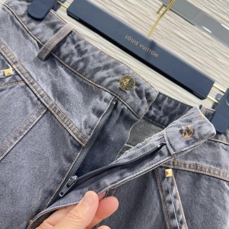 Louis Vuitton Short Pants WellDesigned 131053