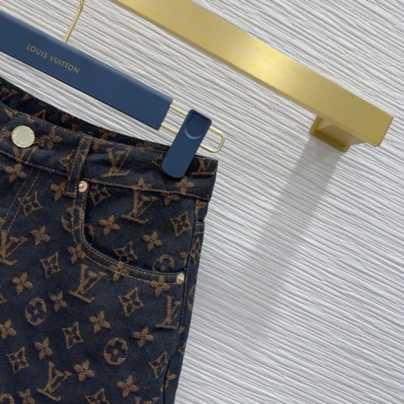 Breathable Louis Vuitton Short Pants 131040