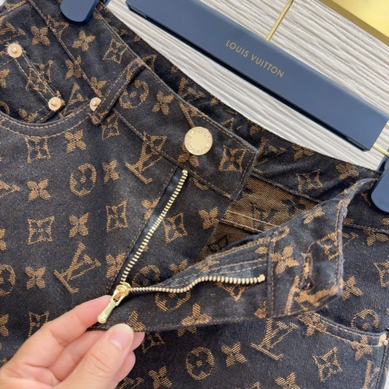 Breathable Louis Vuitton Short Pants 131040