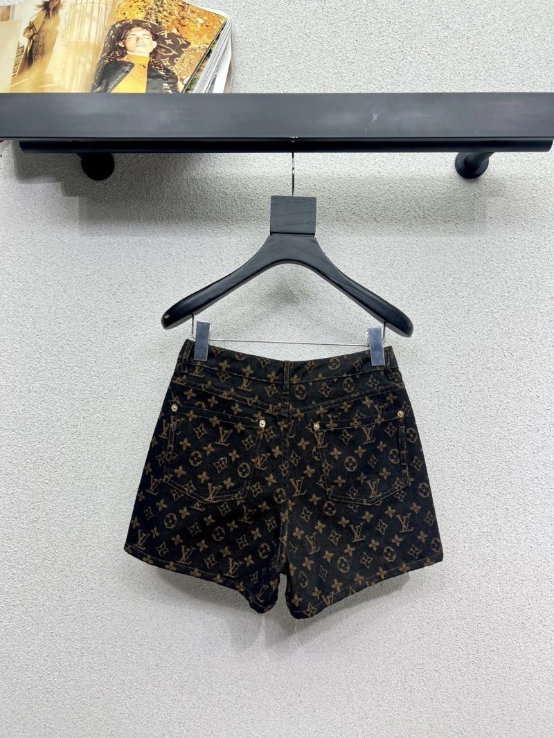 ModernLook Louis Vuitton Short Pants 131024