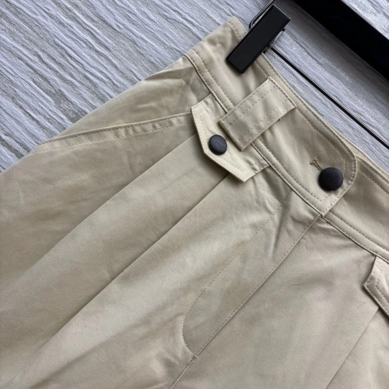 Compact Louis Vuitton Short Pants 131717