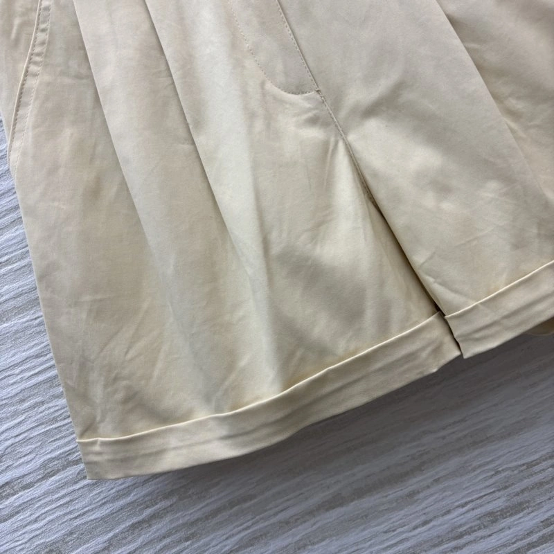 Compact Louis Vuitton Short Pants 131717
