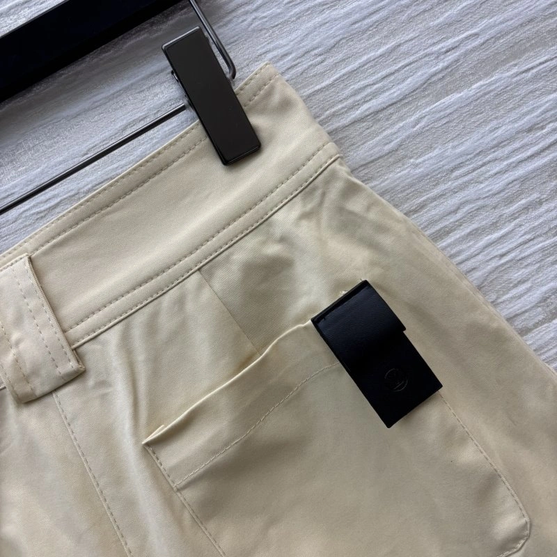 Compact Louis Vuitton Short Pants 131717