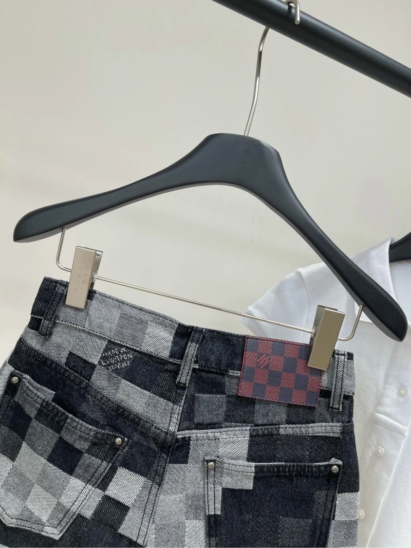 Louis Vuitton Short Pants Flexible 130668