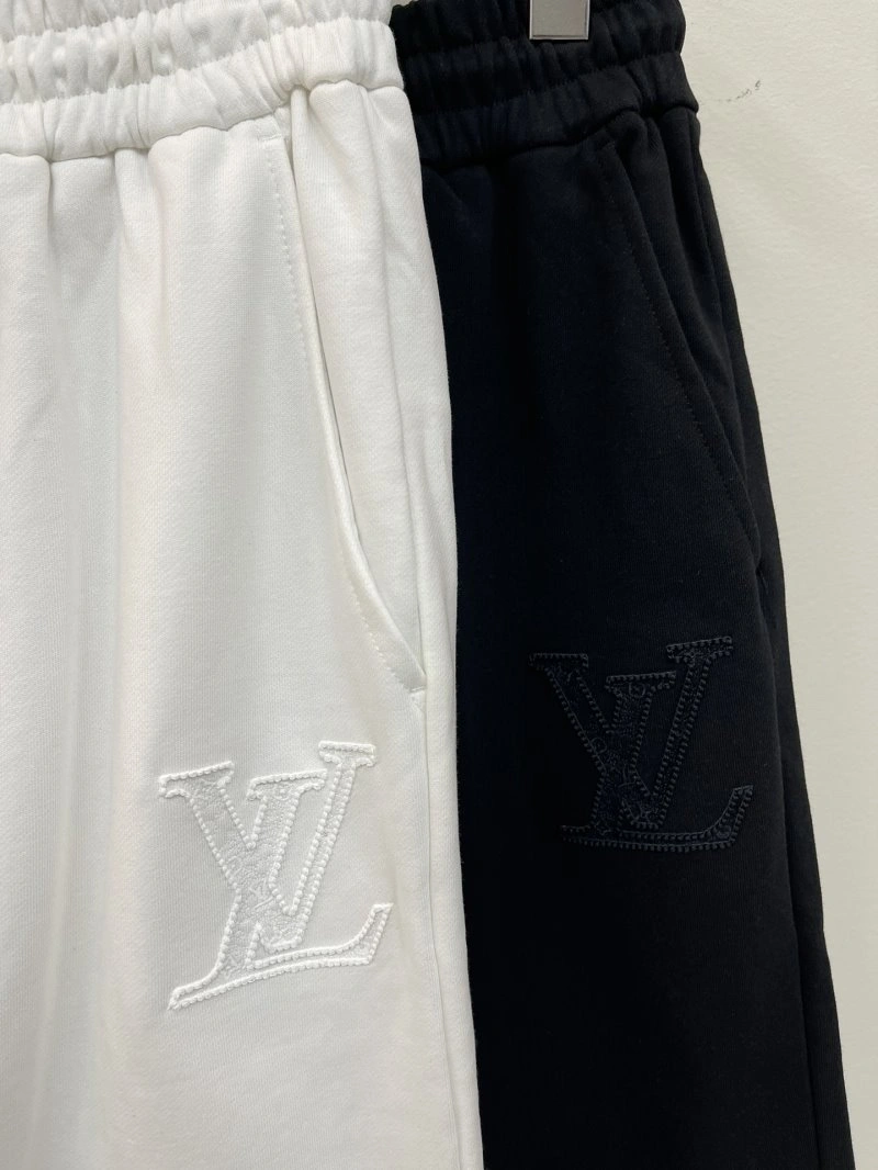 RelaxedFit Louis Vuitton Short Pants 130664