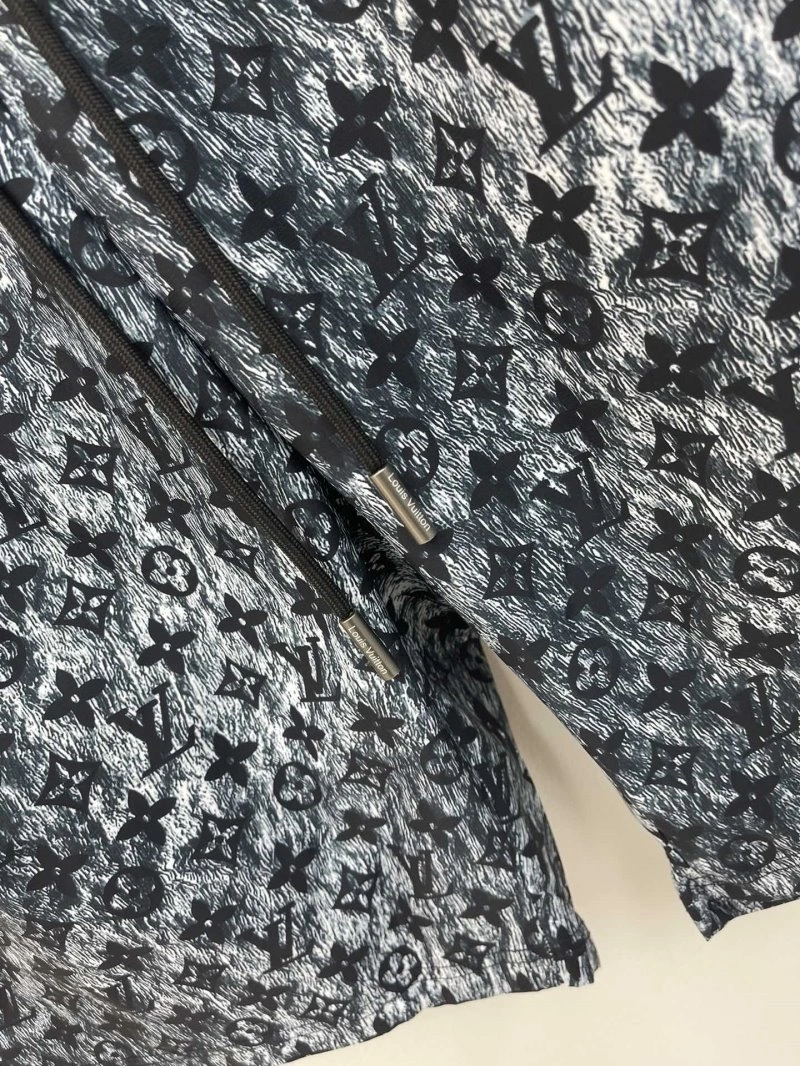 Louis Vuitton Short Pants Sporty 130657