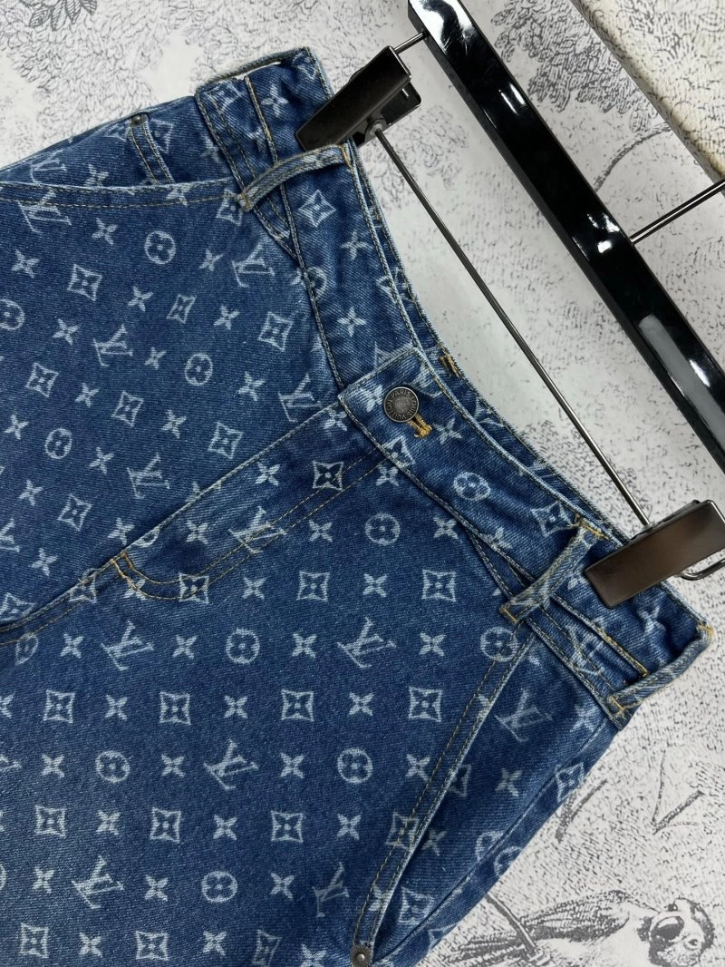 Versatile Louis Vuitton Short Pants 130648