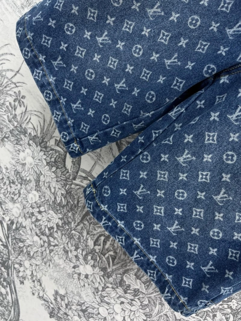 Versatile Louis Vuitton Short Pants 130648