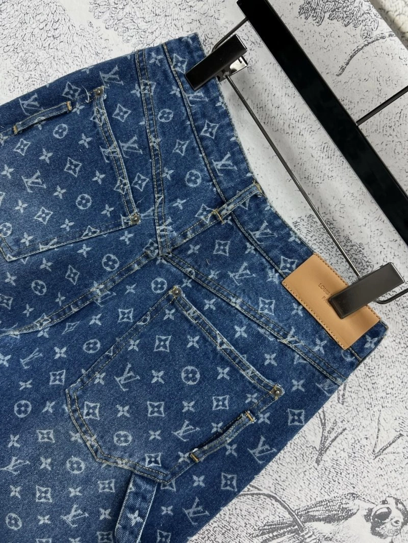 Versatile Louis Vuitton Short Pants 130648