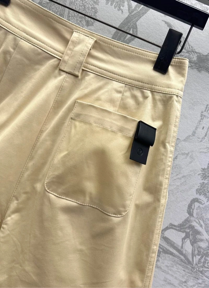 Seasonal Louis Vuitton Short Pants 130651