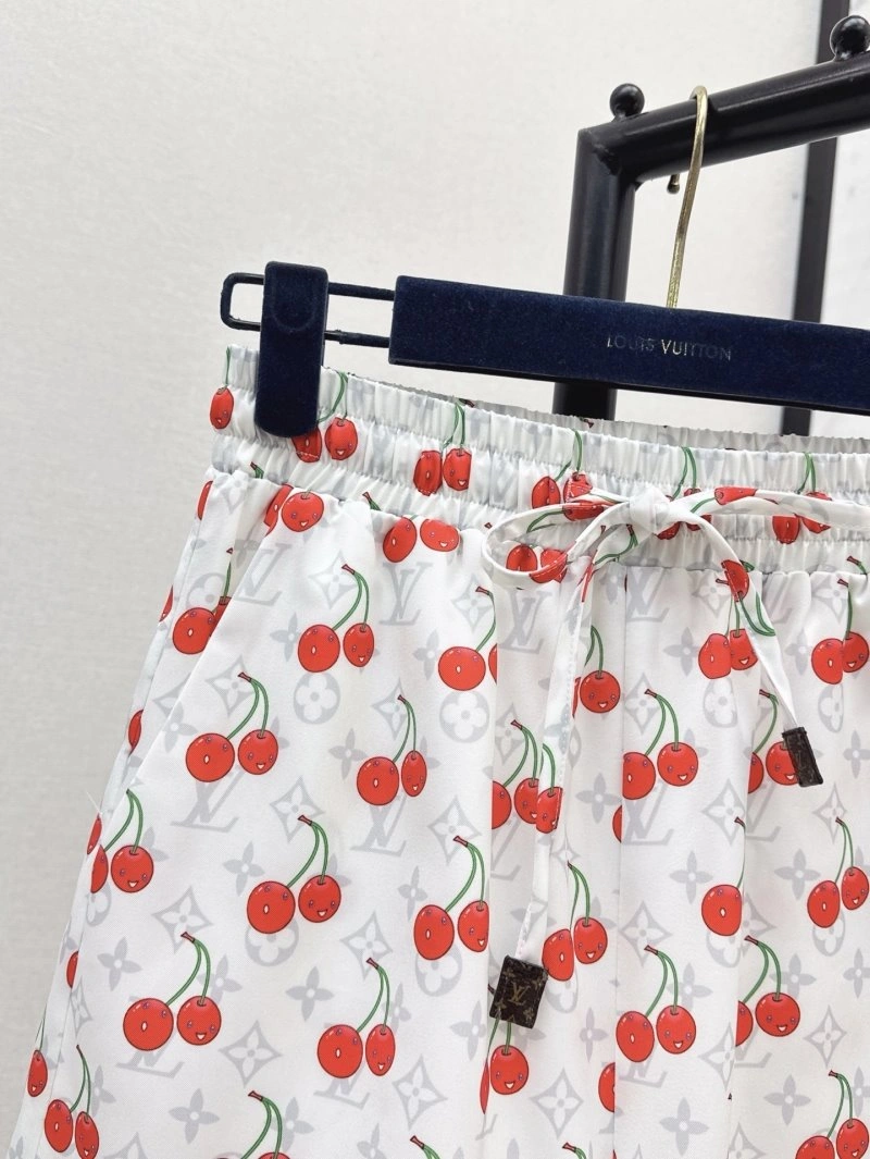 Trendy Louis Vuitton Short Pants 130636