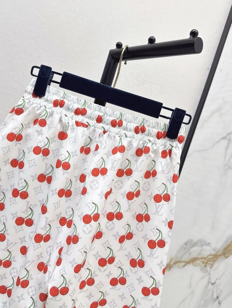 Trendy Louis Vuitton Short Pants 130636