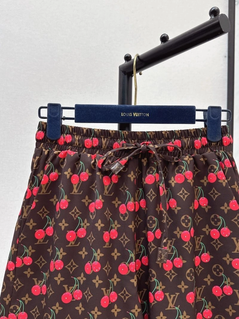 Stylish Louis Vuitton Short Pants 130654