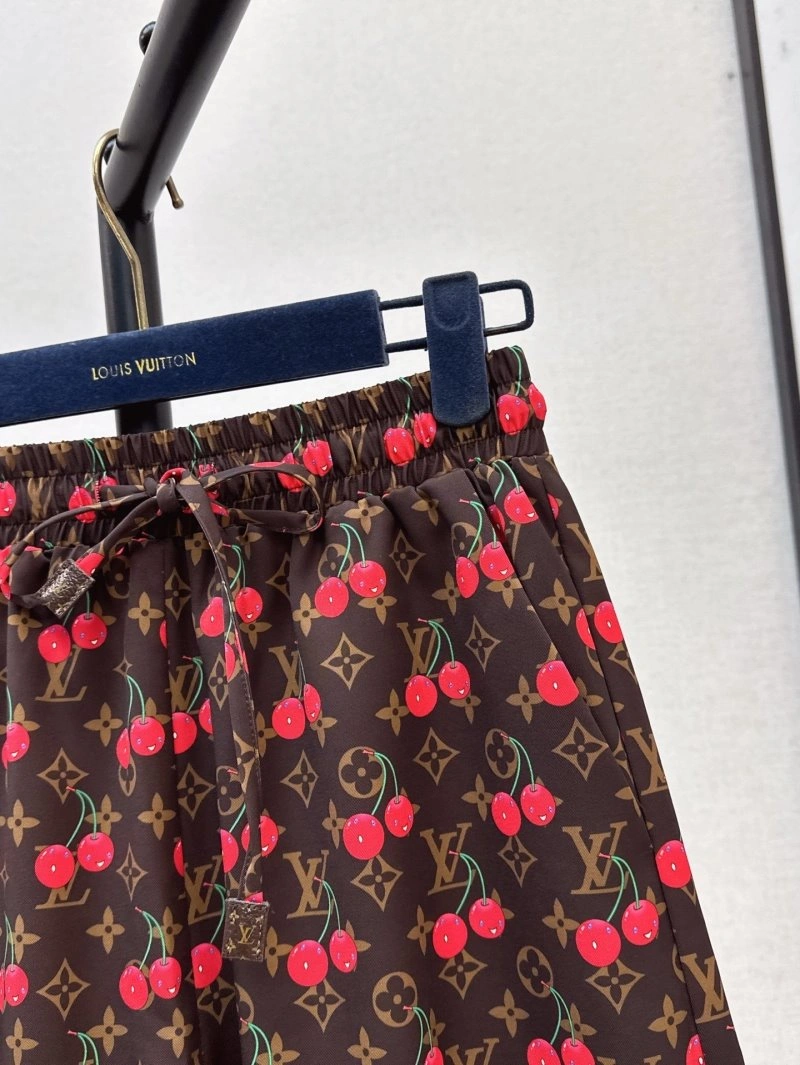Stylish Louis Vuitton Short Pants 130654