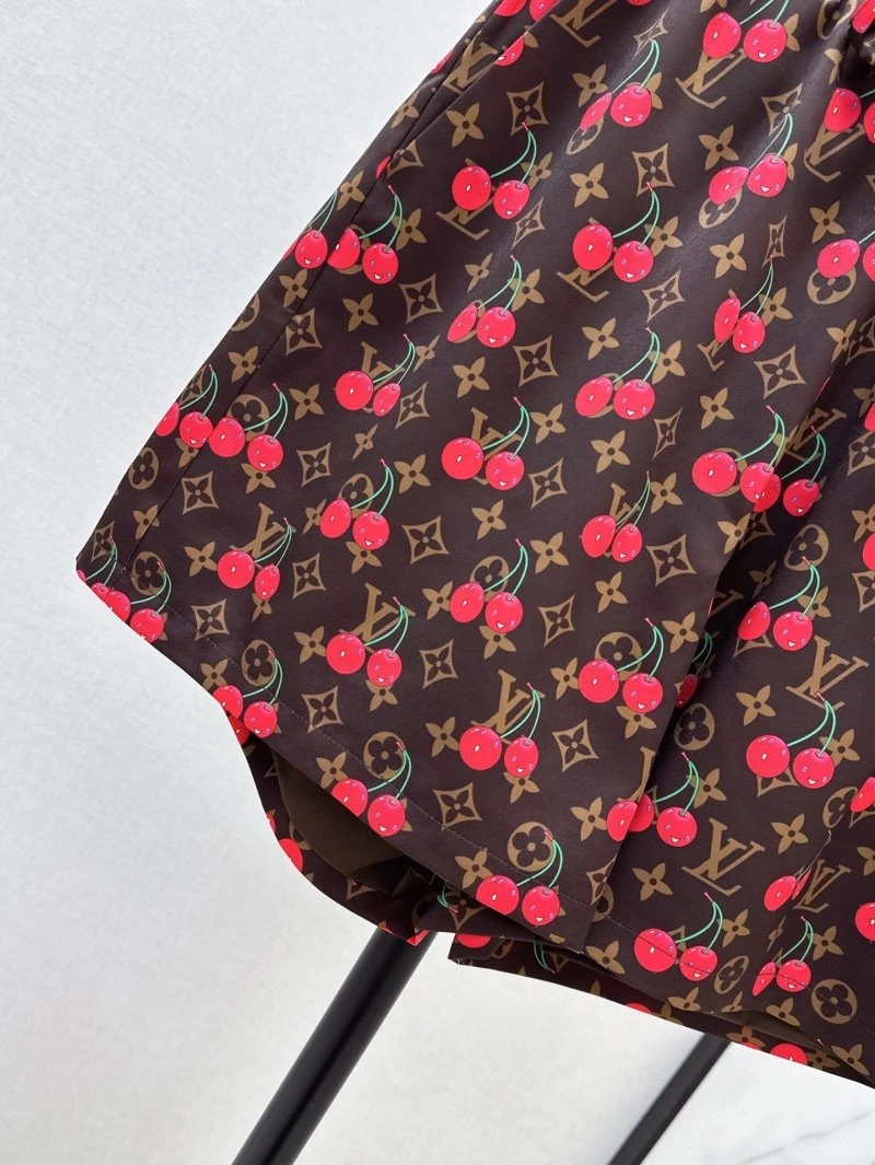 Stylish Louis Vuitton Short Pants 130654