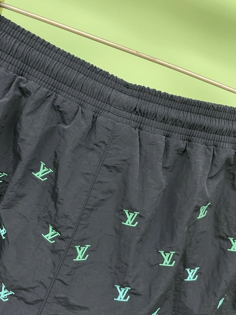 ComfortFit Louis Vuitton Short Pants 130637