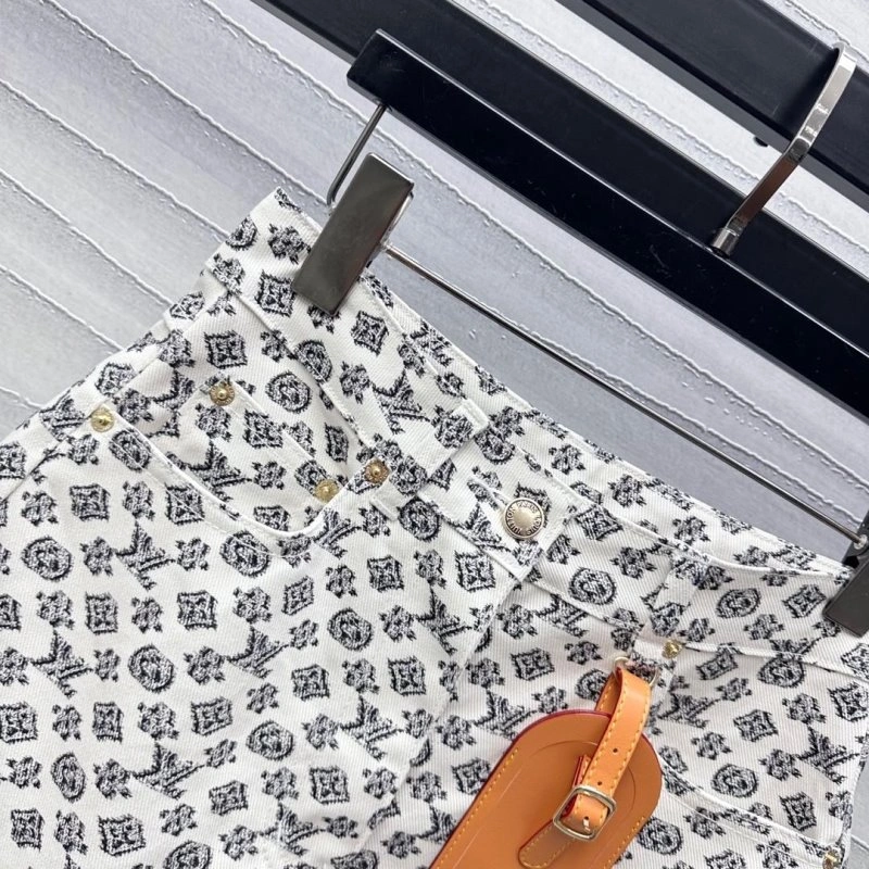 ComfortFit Louis Vuitton Short Pants 130643